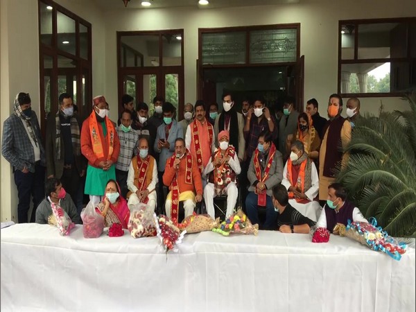 BSP MLA Ramveer Upadhyay joins BJP (Photo/ANI)