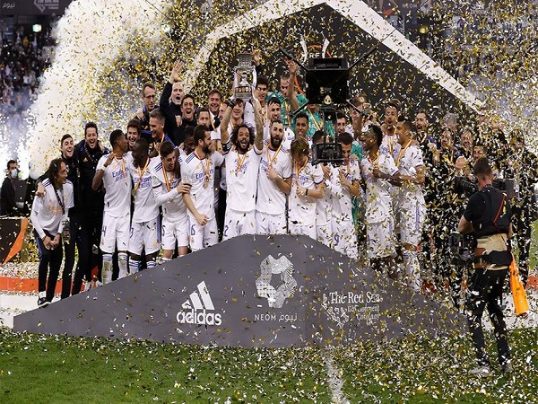 Real Madrid with Spanish Super Cup title (Photo: Twitter/Real Madrid)