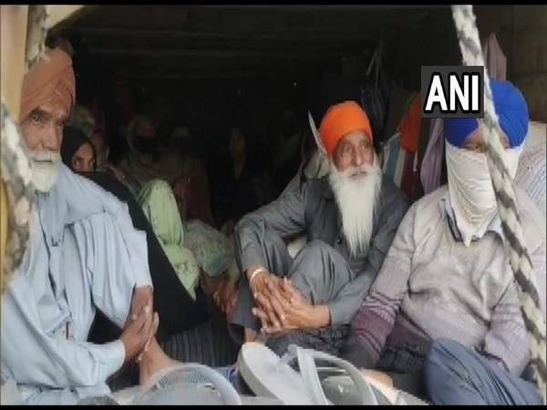Sikh devotees returning from Takht Sri Harimandir Ji Sahib in Patna (Photo/ANI)