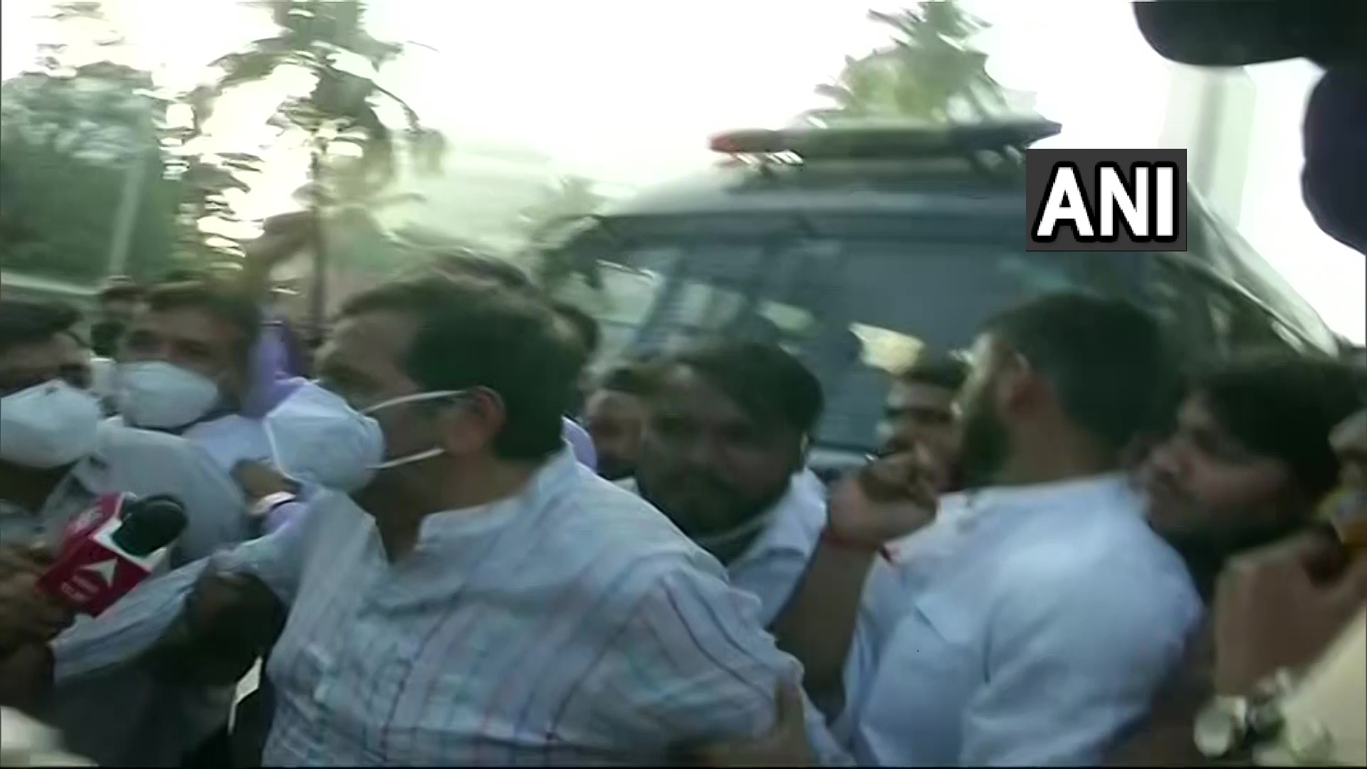 Mumbai BJP chief detained during protest against Nana Patole over his 'I can hit, abuse Modi' remark, on Wednesday. [Photo/ANI]