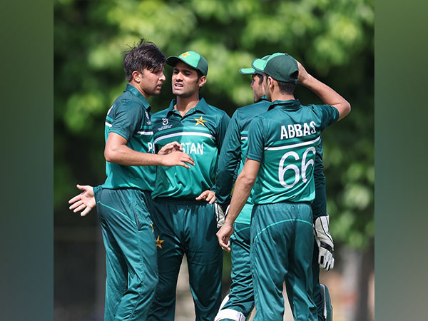 Pakistan players in action against Papua New Guinea (Photo: Twitter/Cricket World Cup)