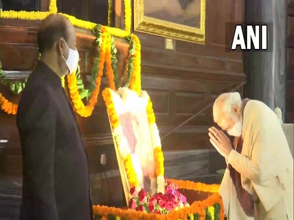 Prime Minister Narendra Modi offers tribute to Netaji Subhas Chandra Bose on his 125th birth anniversary in the Central Hall, Parliament House. (Photo/ANI)