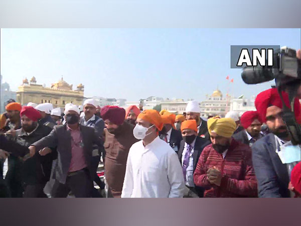 Rahul Gandhi visits Golden Temple