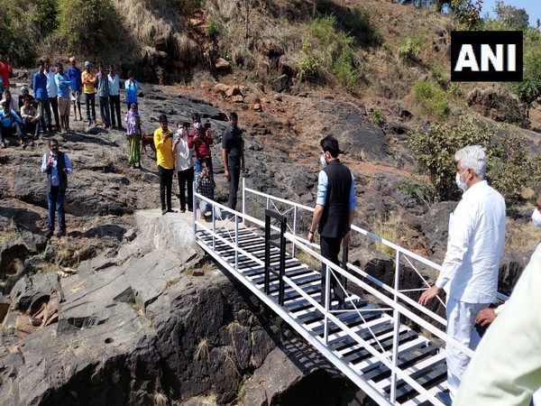 Aaditya Thackeray inaugurates bridge in Maharashtra's Nashik