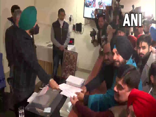 PCC Chief Navjot Singh Sidhu at SDM office. (Photo/ANI)