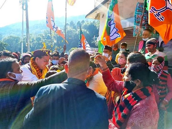 CM Dhami campaigns in Uttarakhand's Kapkot (Photo:Twitter/Pushkar Singh Dhami)