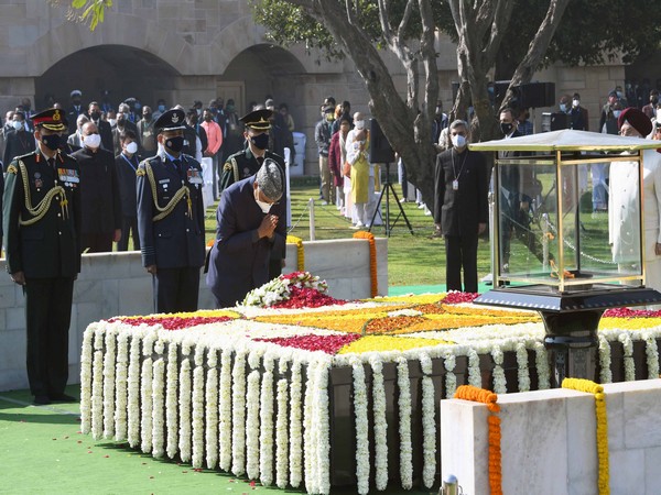 President Ram Nath Kovind at Rajghat, Delhi (Photo credit: Twitter)