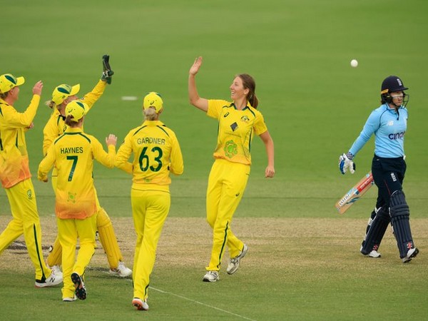 Australia in action against England (Photo/ ICC Twitter)