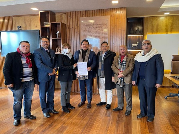 Five Congress MLAs have annouced to join the ruling MDA government in Meghalaya. (Photo credit: Twitter @SangmaConrad)