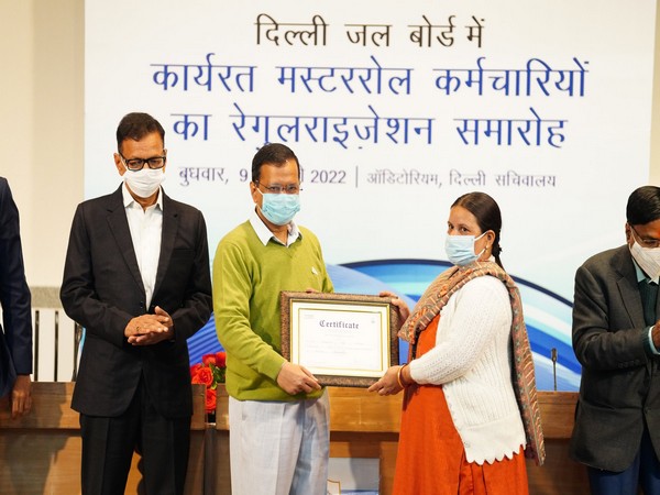 Delhi Chief Minister Arvind Kejriwal handed over permanent jobs certificates to contractual Jal Board employees (Pic credit: Arvind Kejriwal Twitter)