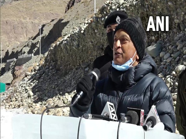 Ladakh Lieutenant Governor RK Mathur attended the concluding ceremony of snow sculpture workshop (Photo/ANI) 