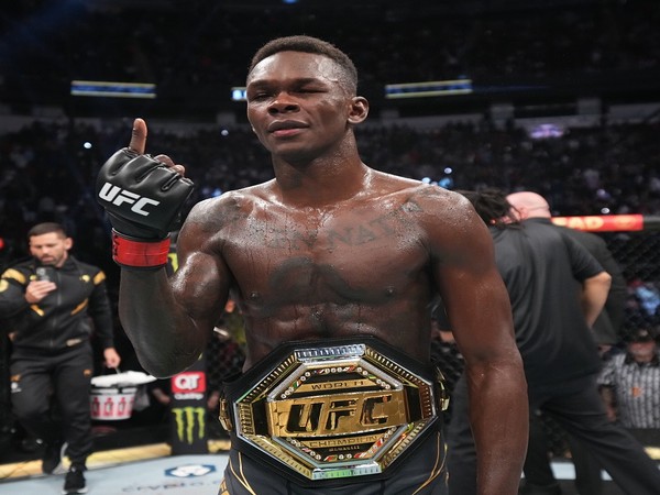 Israel Adesanya (Photo: Twitter/UFC)