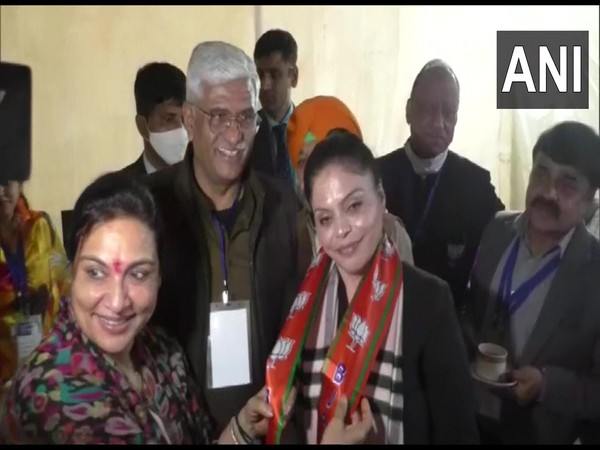 Punjab Women Commission (PWC) chairperson Manisha Gulati joining BJP. (Photo/ANI)