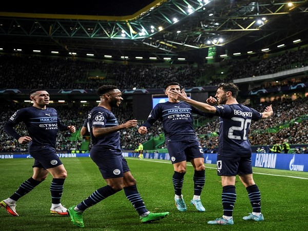 Bernardo Silva celebrating with Manchester City players (Photo: Twitter/UEFA Champions League)