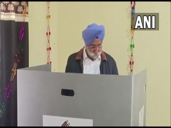Punjab Deputy CM Sukhjinder Singh Randhawa casting his vote. (Photo/ANI)