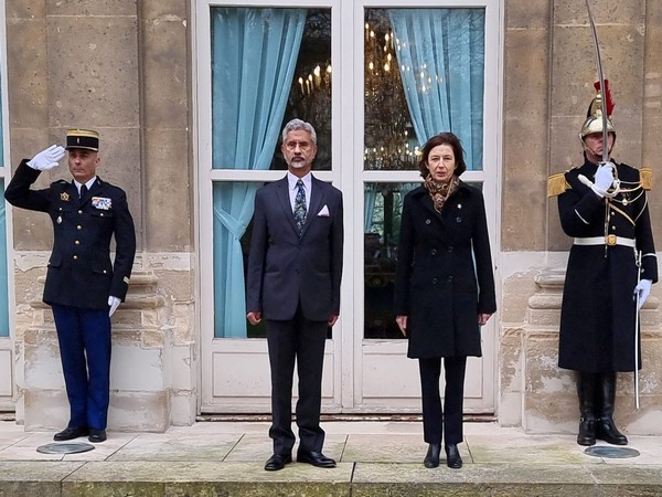 Jaishankar meets French Defence Minister Florence Parly (Photo Credit: Twitter)
