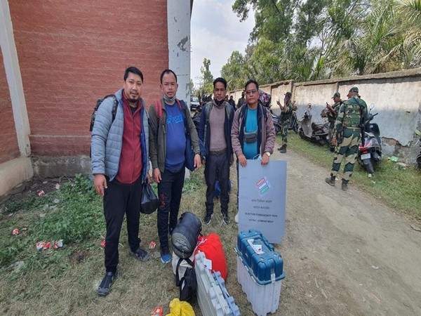 Dispersal of polling material and team for 55/37 Senvom and 56 Thanlon of Churachandpur District