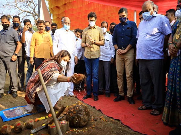Works of 'tactical urbanism' were started on Andheri-Ghatkopar Link Road on Sunday. (Photo/@AUThackeray)