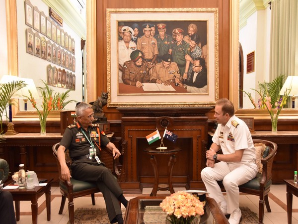 Chief of Army Staff General MM Naravane with Chief of Royal Australian Navy Vice Admiral Michael Noonan (Photo/@adgpi)