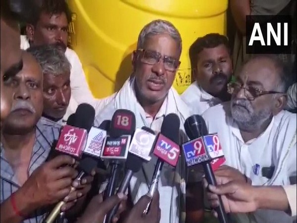 Father of Naveen Shekharappa who died in Ukraine (Photo/ANI)