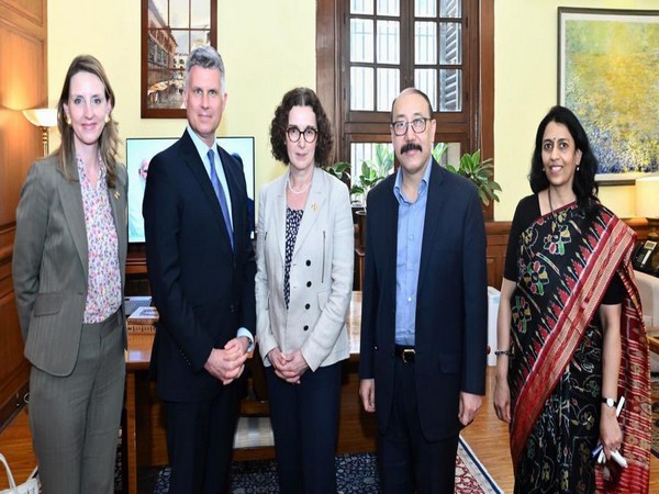 FS Shringla meets Deputy FM of Canada, discusses bilateral, global issues of mutual interest (Twitter: Bagchi)