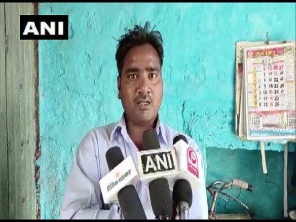 Samajwadi Party supporter Awadesh, a resident of Banda, Uttar Pradesh (Photo/ANI)