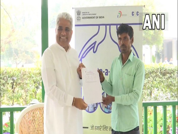 Labour Minister Bhupender Yadav launches Donate-a-Pension programme in Delhi (Photo/ANI) 