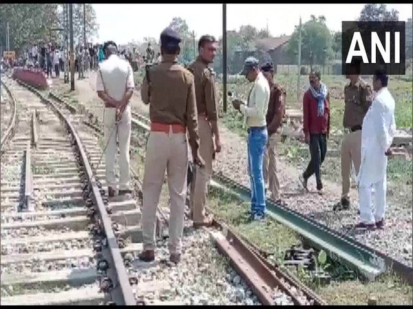 Bomb found on railway tracks (Photo/ANI) 