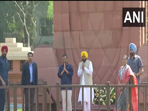 Bhagwant Mann and Arvind Kejriwal at Jallianwala Bagh (Photo/ANI) 