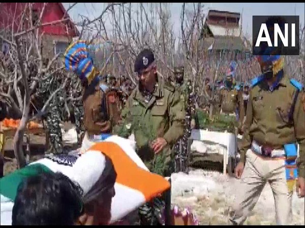 Visual of last rites of CRPF jawan killed in Chotipora village