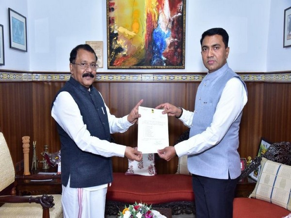 Pramod Sawant hands over order for appointing Council of Ministers to Goa Governor