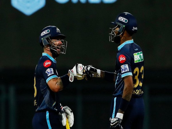 Hardik Pandya and Matthew Wade (Photo/Gujarat Titans-Twitter)
