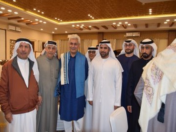 Manoj Sinha hosts dinner for delegation from Gulf countries in Srinagar