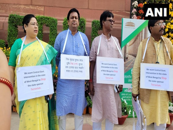 West Bengal BJP MPs protesting in Parliament premises (Photo/ANI)