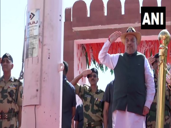 Amit Shah inaugurates India-Pak border viewing point in Gujarat (Photo/ANI)