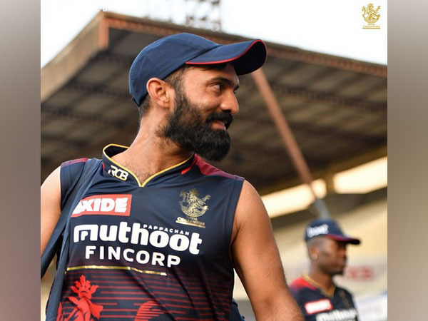 Dinesh Karthik (Photo: Twitter/RCB)