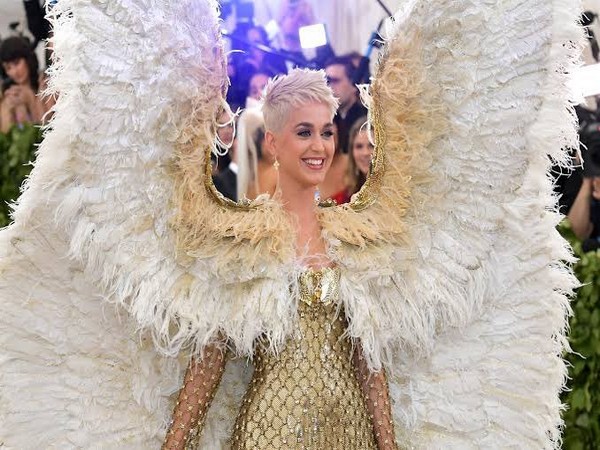 Katy Perry at Met Gala 2018 (Image source: Twitter)