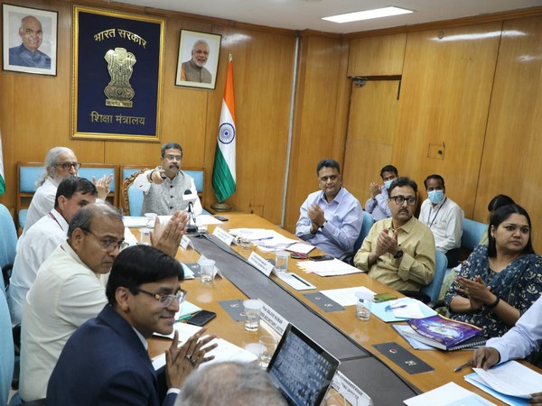 Union Minister of Education Dharmendra Pradhan launches over 1 lakh internship opportunities for youth (Photo:Twitter/Dharmendra Pradhan)