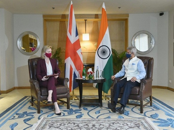 EAM S Jaishankar with UK Foreign Secretary Liz Truss (Photo/@DrSJaishankar)