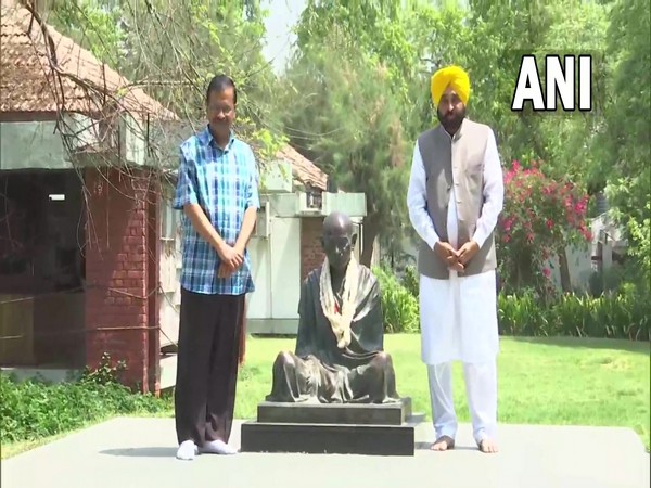 Delhi CM Arvind Kejriwal, Punjab CM Bhagwant Mann at Sabarmati Ashram in Ahmedabad on Saturday (Photo/ANI)