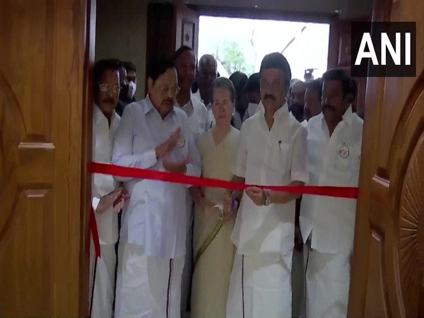 Tamil Nadu CM MK Stalin inaugurates his party's new office 'Anna-Kalaignar Arivalayam' in Delhi. (Photo/ANI)