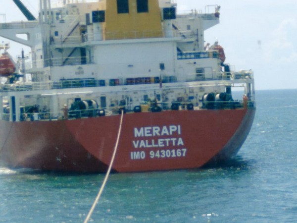 Over 270,000 MT of fuel delivered to Sri Lanka on wednesday so far under Indian credit line (Photo: India in Sri Lanka)