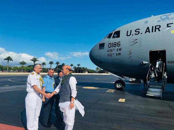 Rajanth Singh arrives in Hawaii for his visit to United States Indo-Pacific Command (Photo:Twitter/Rajnath Singh)