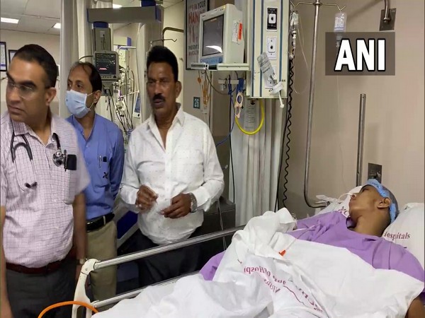 MP Minister Tulsi Ram Silawat visits Shivam Shukla at Indore hospital
