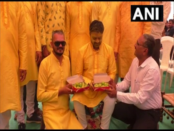 Friends gift lemon as a wedding gift to groom (Photo/ANI)