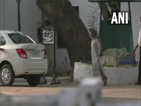 Visual of PDP chief Mehbooba Mufti reaching the residence of Congress chief Sonia Gandhi (Photo/ANI)