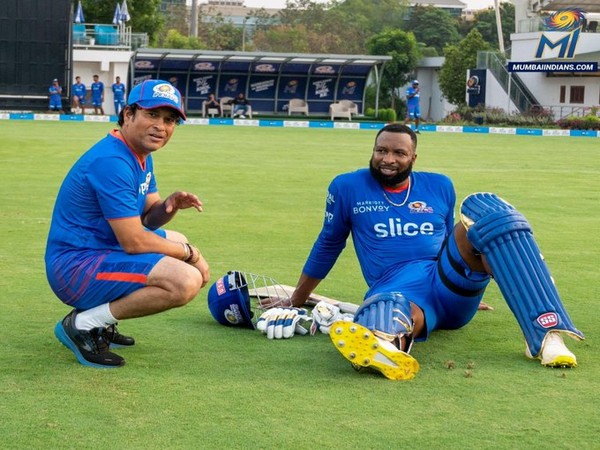 Sachin Tendulkar with Kieron Pollard (Photo/Sachin Tendulkar-Twitter)