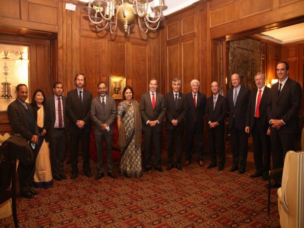MoS External Affairs Meenakshi Lekhi discusses investment opportunities with Chilean business delegation (Twitter: MoS)