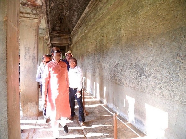 Lok Sabha Speaker in  Angkor Wat temple (Photo Credit: Twitter/@loksabhaspeaker)