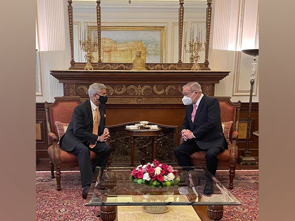 EAM S Jaishankar with Philippines Secretary of Foreign Affairs Teddy Locsin Jr. (Photo/@DrSJaishankar)